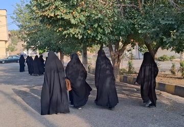 پیاده روی هیات «ریحانه النبی» در تپه نورالشهداء شهر کهک به یاد اربعین