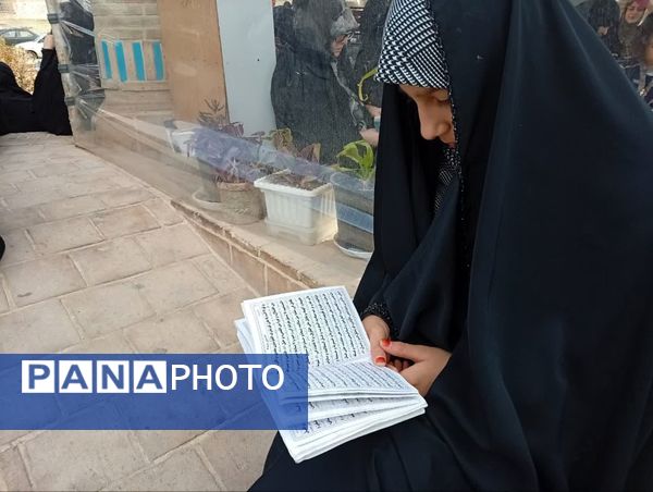 دعای ندبه باشکوه در آستانه میلاد حضرت مهدی(عج) در میدان حج یزد