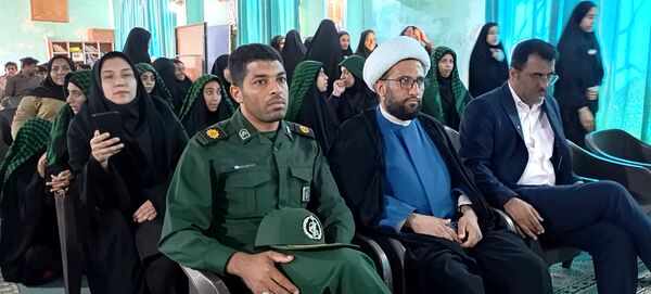 جشنواره سرود دانش‌آموزی در جزیره هرمز