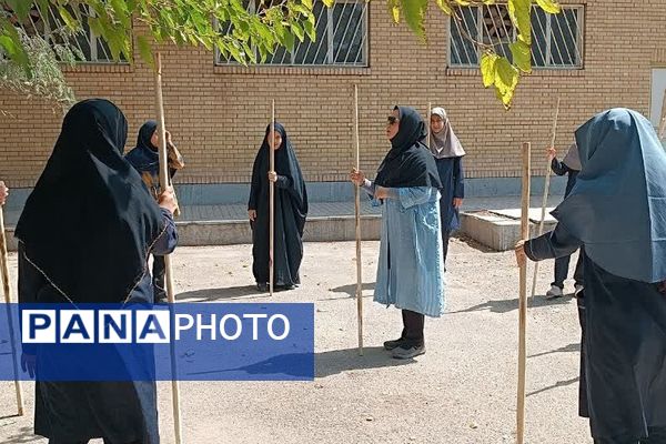 حضور پرشور دانش‌آموزان دبیرستان راضیه شکرایی ناحیه‌2 شهرری در اردو‌ مثبت هشتادی‌ها 