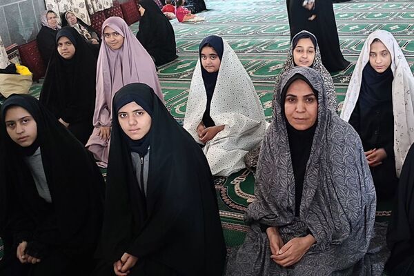 محفل انس با قرآن دانش آموزان دبیرستان مهر