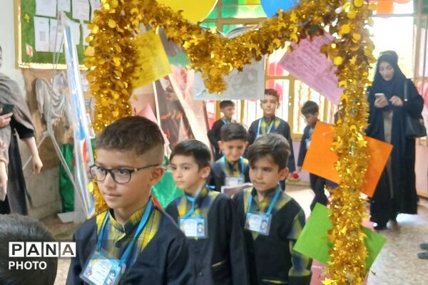 آغاز فصل دانایی؛ لبخند کلاس‌اولی‌ها در جشن شکوفه‌ها