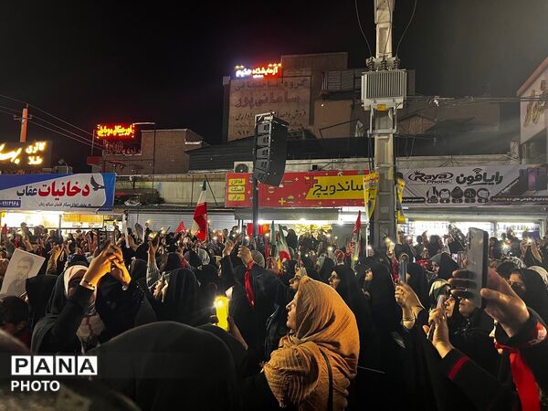 طنین «باید برخاست» در دویست و بیست و پنجمین شب تجمعات مردم ساوجبلاغ