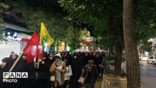 شبی دیگر از همبستگی مردم و تجدید بیعت با رهبری در بروجرد