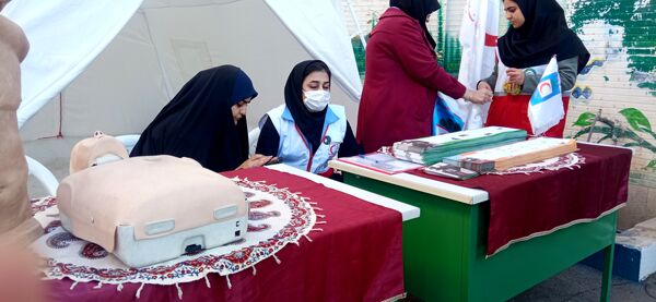 نواخته شدن بیست و ششمین زنگ نمادین استانی مانور زلزله در مدرسه شاهد ظهور آموزش و پرورش ناحیه یک