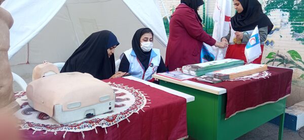 نواخته شدن بیست و ششمین زنگ نمادین استانی مانور زلزله در مدرسه شاهد ظهور آموزش و پرورش ناحیه یک