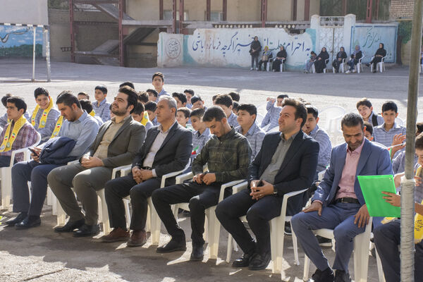 جوانه‌های محلاتی ورود به دوره متوسطه را با جشن جوانه‌ها آغاز کردند