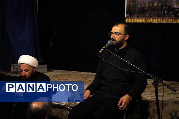 مراسم عزاداری ظهر شهادت امام رضا(ع) در مدرسه رویش کاشان