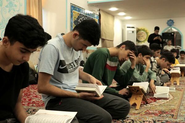 اعتکاف دانش آموزی در مساجد لنگرود