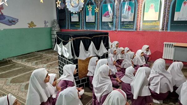 جشن تکلیف دختران کلاس سومی دبستان ام‌ البنین در دارالقرآن مرکزی یزد