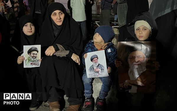 مردم کرج بعد از آغاز سال نو باسیلی از جمعیت حضور‌خود را نشان دادند 