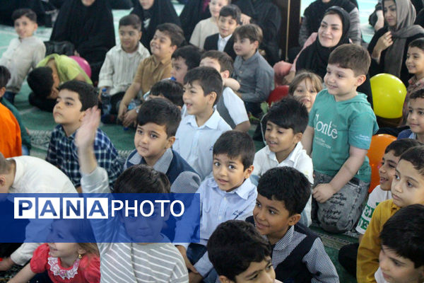 مراسم جشن آغاز سال تحصیلی در دبستان شاهد امیدهای انقلاب