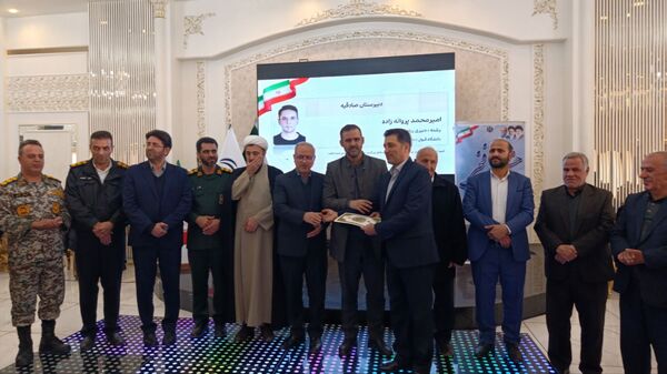 تقدیر از منتخبین کنکور ۱۴۰۳-۱۴۰۴ در جشنواره «فخر» خسروشاه