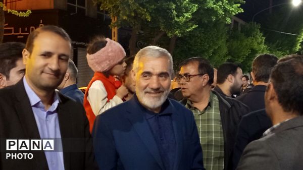 تجمعات شبانه میدان ساعت تبریز