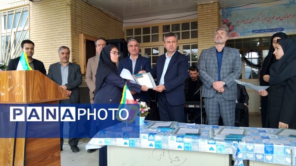 جشن جوانه‌ها در مدرسه دخترانه شهید رجایی اهر