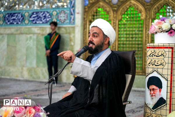  جشن تکلیف ۱۲۰ نوجوان پسر در حرم حضرت معصومه(س)