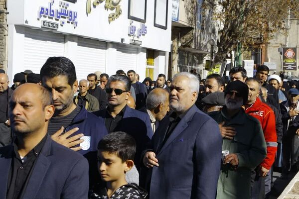 مراسم پیاده روی از مسجد موسی بن جعفر تا امام زاده اسماعیل درشهرستان فیروزکوه
