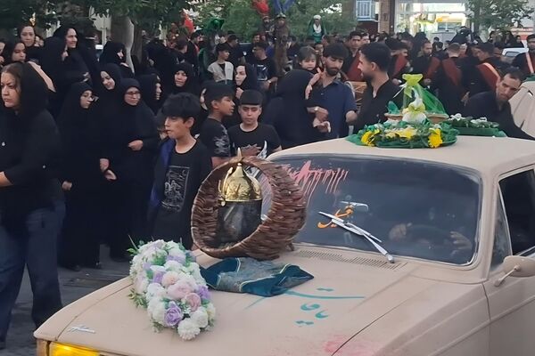 نوجوانان عاشورایی کوهپایه هم‌نوا با کاروان کربلا در «احلی من العسل»