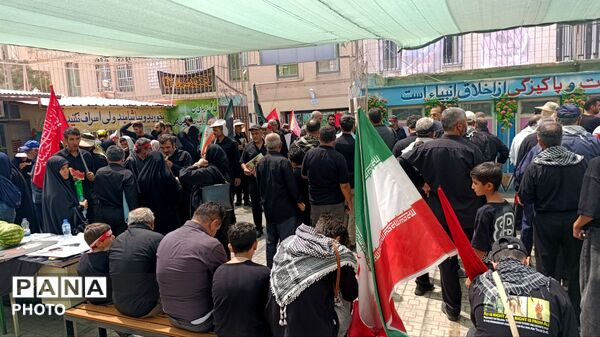  موکب کانون بسیج فرهنگیان منطقه ۱۰ در روز تشییع قائد شهید
