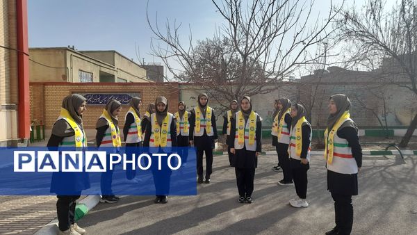 نواخته شدن زنگ انقلاب در مدارس شهرستان مرند
