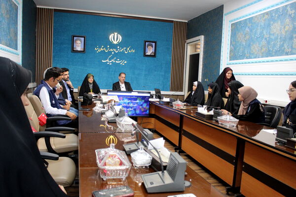 نشست خبرنگاران پانا با مدیر اداره آموزش و پرورش ناحیه یک یزد