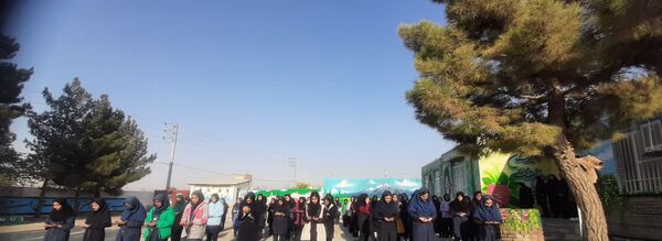 صبحگاه دبیرستان دخترانه دوره اول پروین اعتصامی  روستای انداد