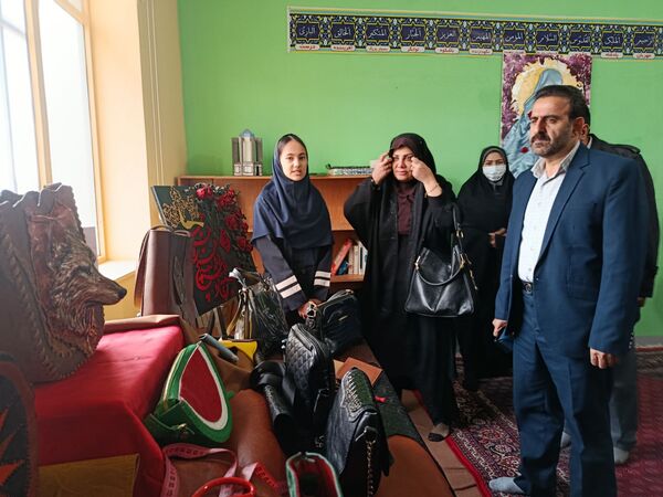 رونمایی از سه اثر به قلم سه دبیر دماوند