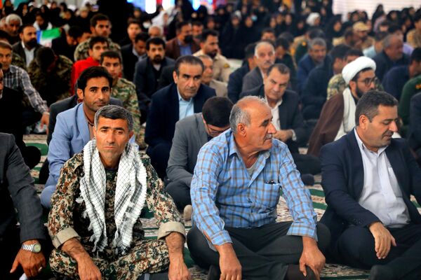 اجتماع همایش «شکوه اقتدار» بسیجیان در لنده