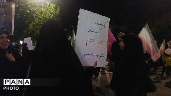 صدمین شب از اجتماعات در حسینیه امام خمینی