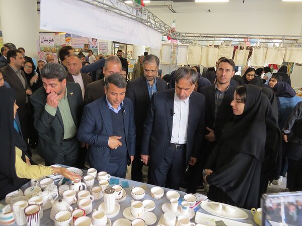 افتتاحیه نمایشگاه استانی به‌مناسبت هفته مشاغل در شهرستان بجنورد 