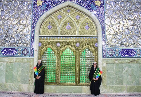 همایش دانش‌آموزی حافظان نور در حرم حضرت معصومه(س)