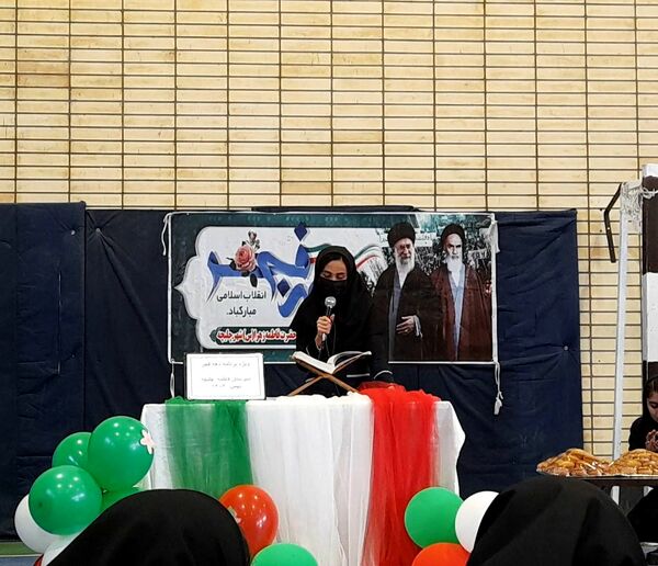 برگزاری جشن ۲۲بهمن در مدرسه فاطمه چلیچه