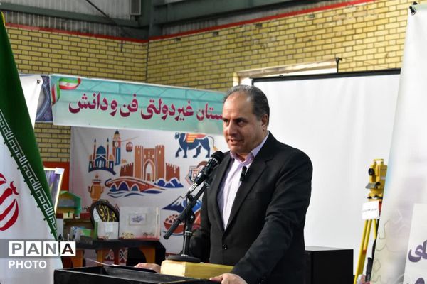 هنرستان‌های ناحیه دو تبریز روی صحنه