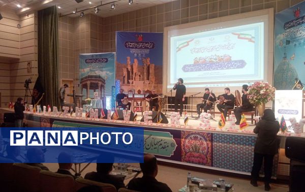 آیین نکوداشت دانش‌آموختگان بین‌المللی دانشگاه‌های ایران در دانشگاه شیراز