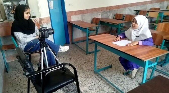 دانش آموزان از قاب پانا هفته معلم را تبریک گفتند 