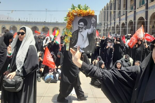  نمایشِ اقتدار در تشییعِ رهبر شهید