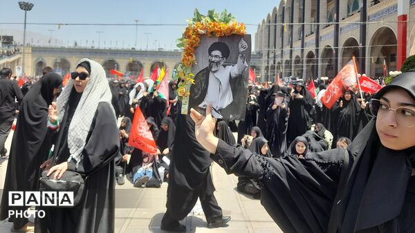  نمایشِ اقتدار در تشییعِ رهبر شهید