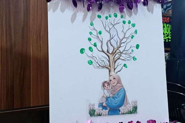  جشن «گل‌های زهرایی» در حسینیه شهدا با حضور دانش‌آموزان دبستان شهید طهرانی‌مقدم