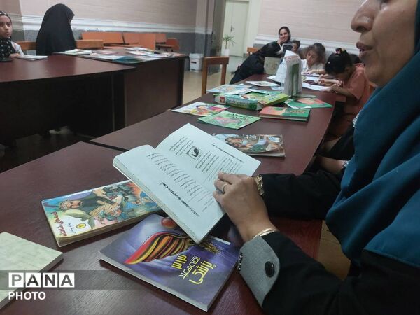 برگزاری نشست «خانواده کتاب‌خوان» در کتابخانه الزهرا(س) حاجی‌آباد