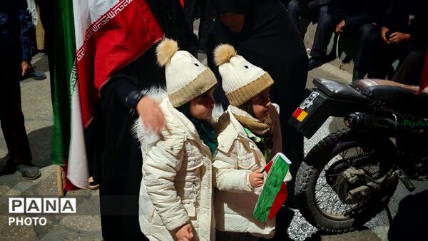بیعت مردم نیشابور با سومین رهبر انقلاب اسلامی و اعلام بیزاری از دشمنان وطن