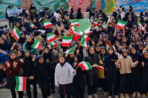 فرزندان ایران از مدارس شهریار تا راهپیمایی