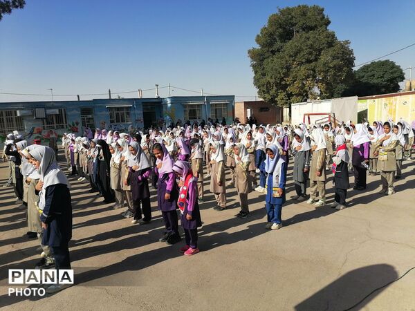 جشن آغاز سال تحصیلی در دبستان دخترانه  شهید محمد حسین الیشه 