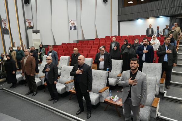 آیین رونمایی از دو اثر فاخر ادبی در شهرداری کهریزک 