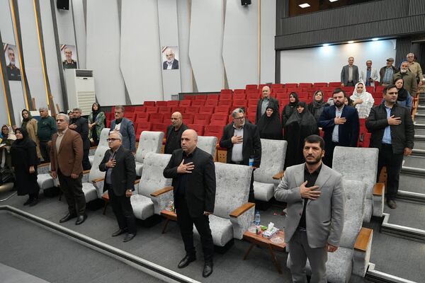 آیین رونمایی از دو اثر فاخر ادبی در شهرداری کهریزک 