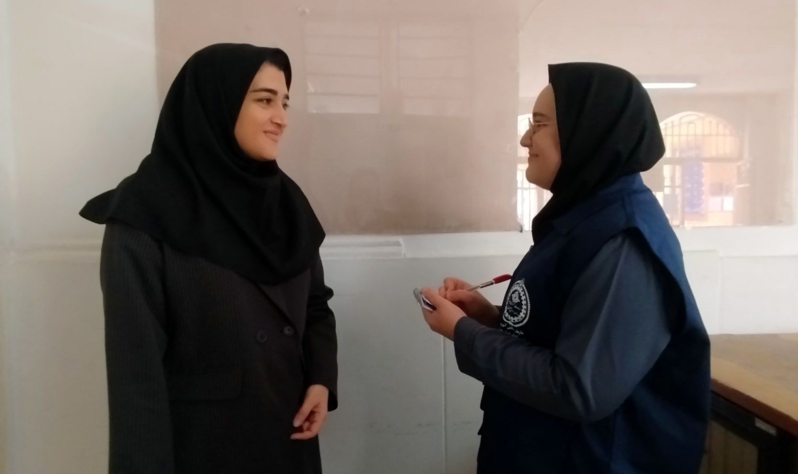 پرسش‌گری و تشویق دانش‌آموزان به کشف پاسخ‌ها موجب تقویت روحیه تحقیق و جست‌وجو می‌شود