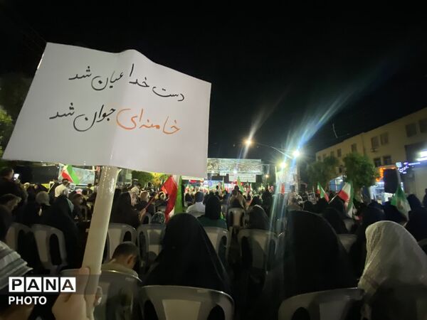 حضور پرشور دانش‌آموزان آموزشگاه نوریه جیرفت در تجمعات شبانه 