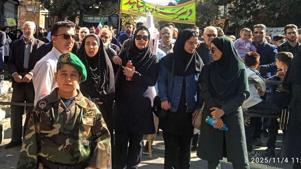 راهپیمایی پرشور ۱۳ آبان در اسدآباد؛ فریاد استکبارستیزی طنین‌انداز شد