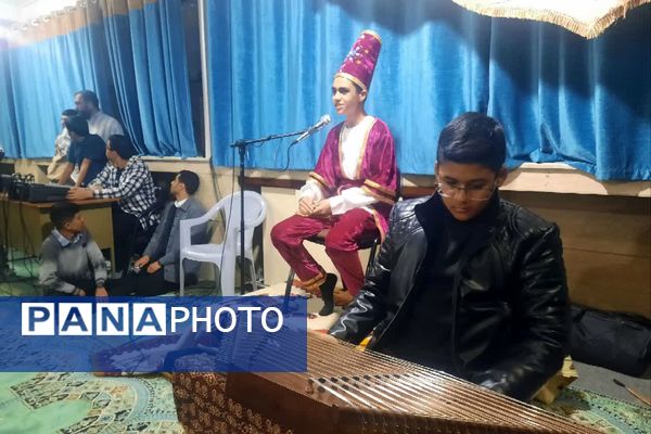 جشن یلدا دبیرستان رازی شیراز