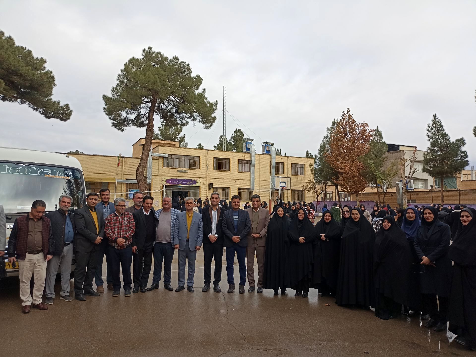 بازدید کارشناسان فحک از هنرستان فلسطین