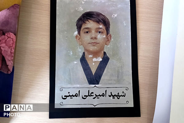 نمایشگاه آثار استانی جشنواره «امید فردا» دربجنورد
